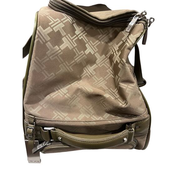 TUMI Signature Collection Wheeled Duffel 72163CFF Taupe Olive Leather Travel Bag - Picture 3 of 16